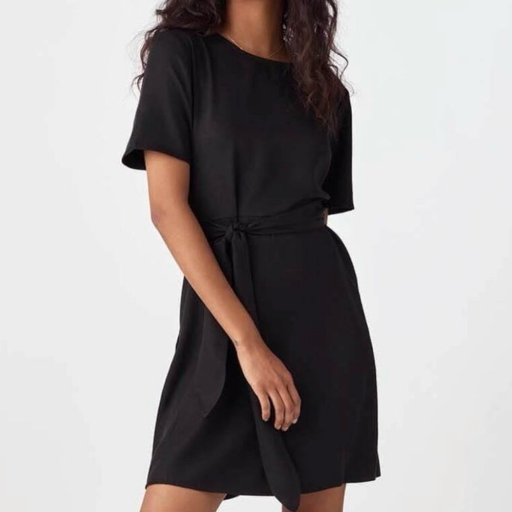 VETTA Capsule The Short Wrap Dress Black‎